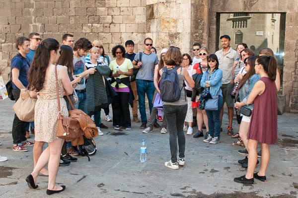 Fighting for a guide's attention amid 24 other toursits is not something you have to do when you take a private walking tour with Barcelona Experience.
