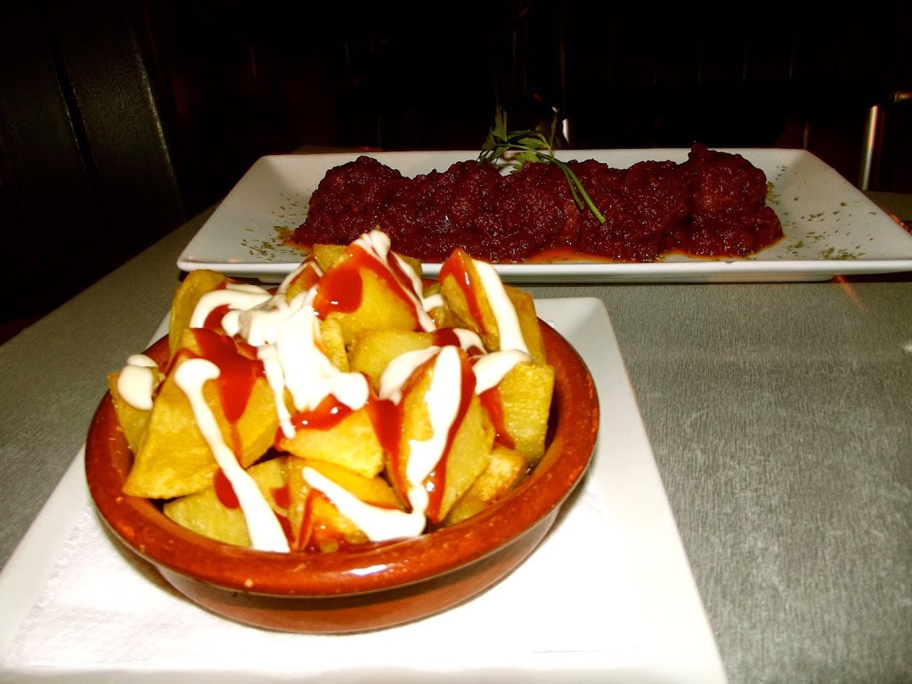 A good example of the kind of bravas you don't want to eat in Barcelona.