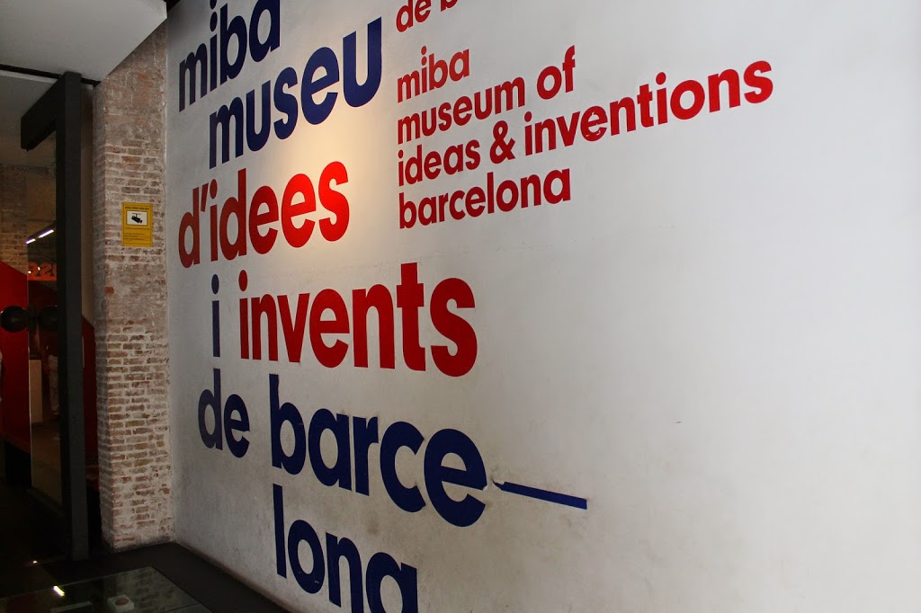 A sign at a Barcelona museum which features English and the Catalan language.