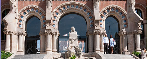 An image of the entrance to Hospital de Sant Pau.
